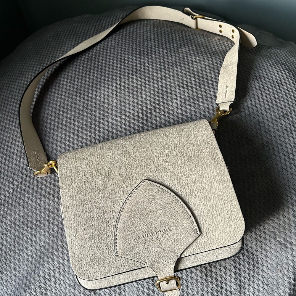 Burberry Beige Crossbody Leather Shoulder Bag - Picture 3 of 7